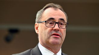 O hospodaření televize a rozhlasu máme málo informací, vysvětluje Boris Šťastný, proč vláda ruší poplatky O hospodaření televize a rozhlasu máme málo informací, vysvětluje Boris Šťastný, proč vláda ruší poplatky