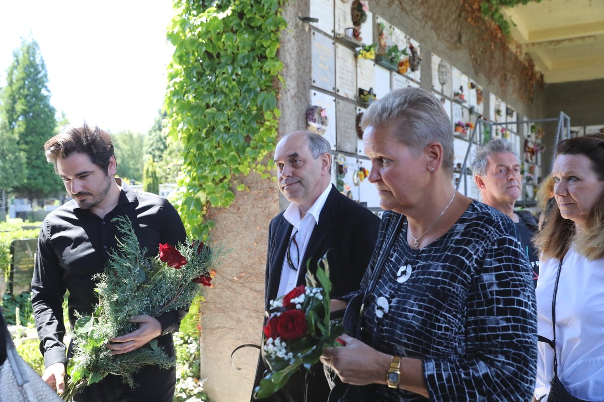 Vojta Kotek a Miroslav Táborský na pohřbu Bořivoje Pence