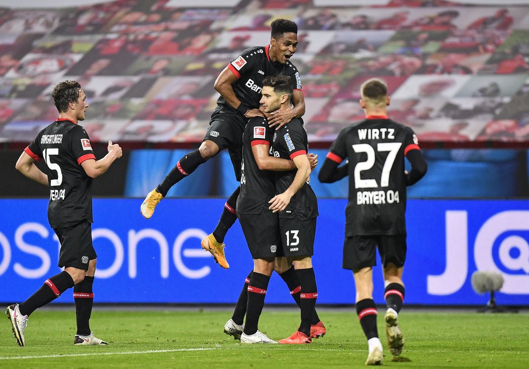 Momentka z utkání Bayer 04 Leverkusen versus Borussia Mönchengladbach.