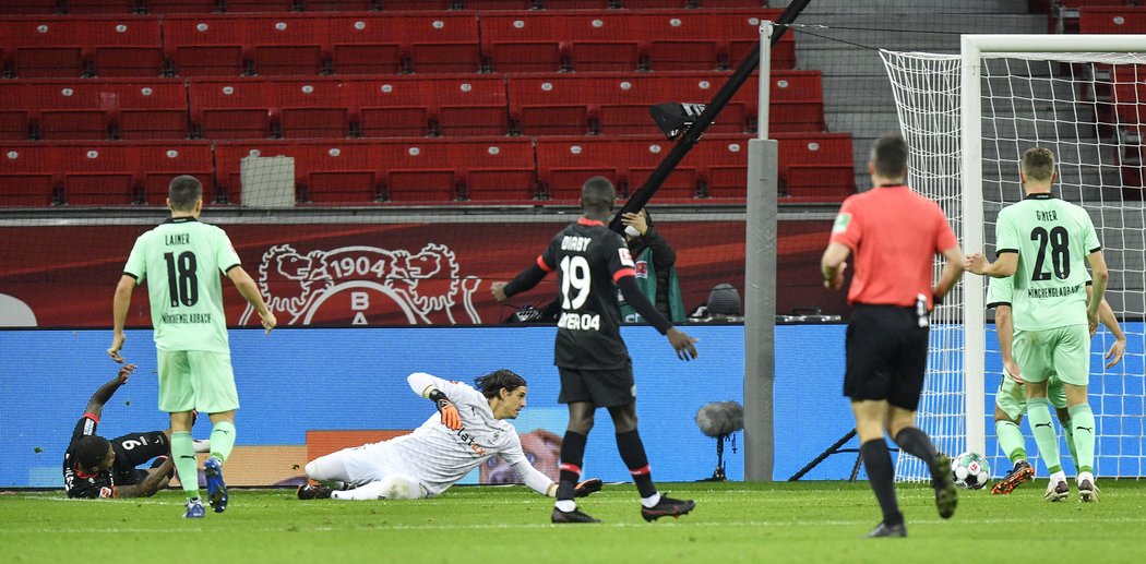 Momentka z utkání Bayer 04 Leverkusen versus Borussia Mönchengladbach.