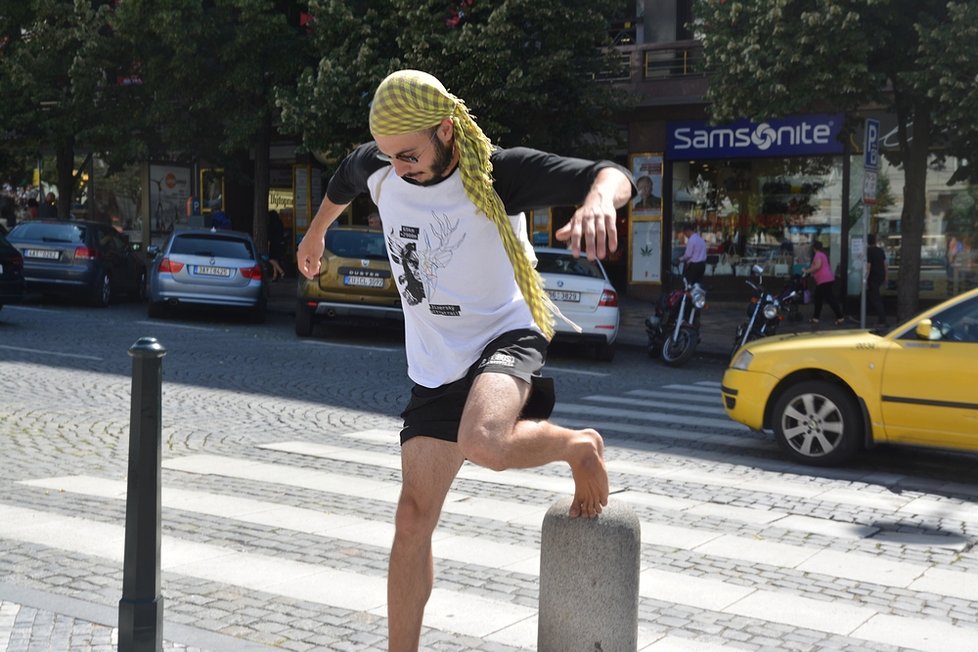 Lukáš začal běhat maratony až poté, co se odhodlal sundat si boty. Do budoucna plánuje zapracovat na plavání, aby mohl zdolat triatlon.