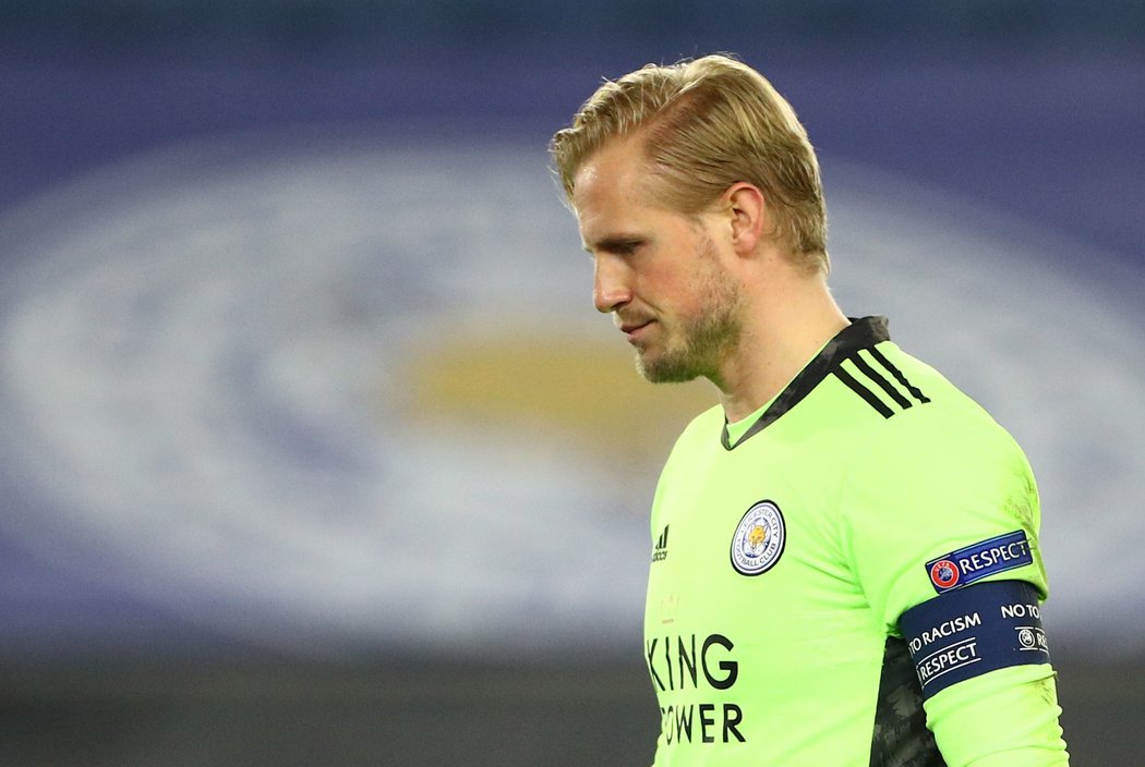 Schmeichel neměl na střelu Simy nárok.