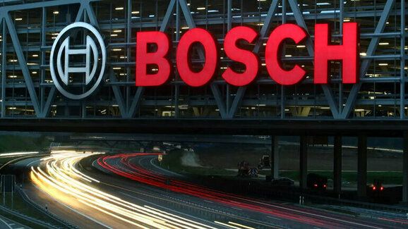Bosch varuje automobilky, aby nesázely všechno na elektromobilitu