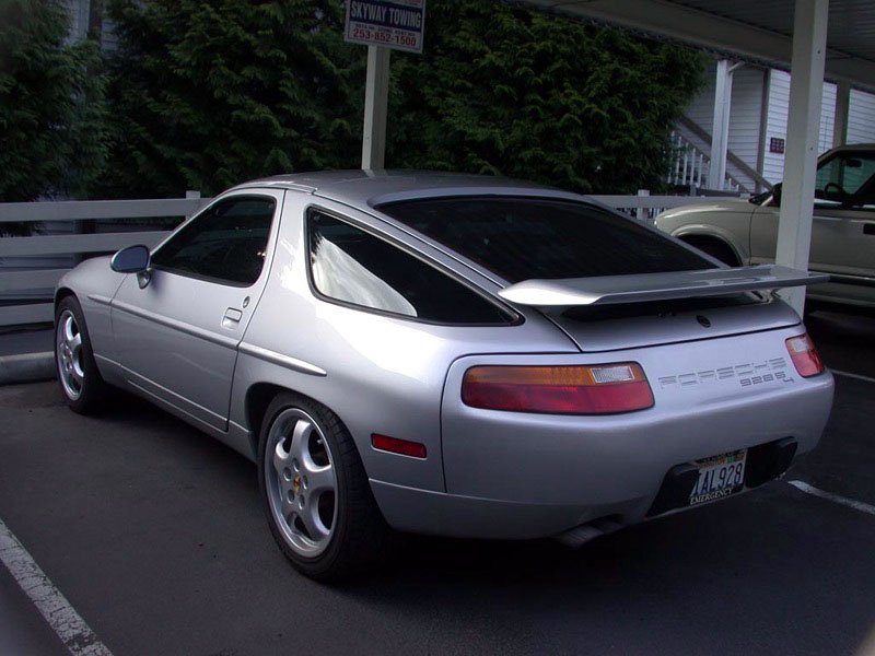 Porsche 928