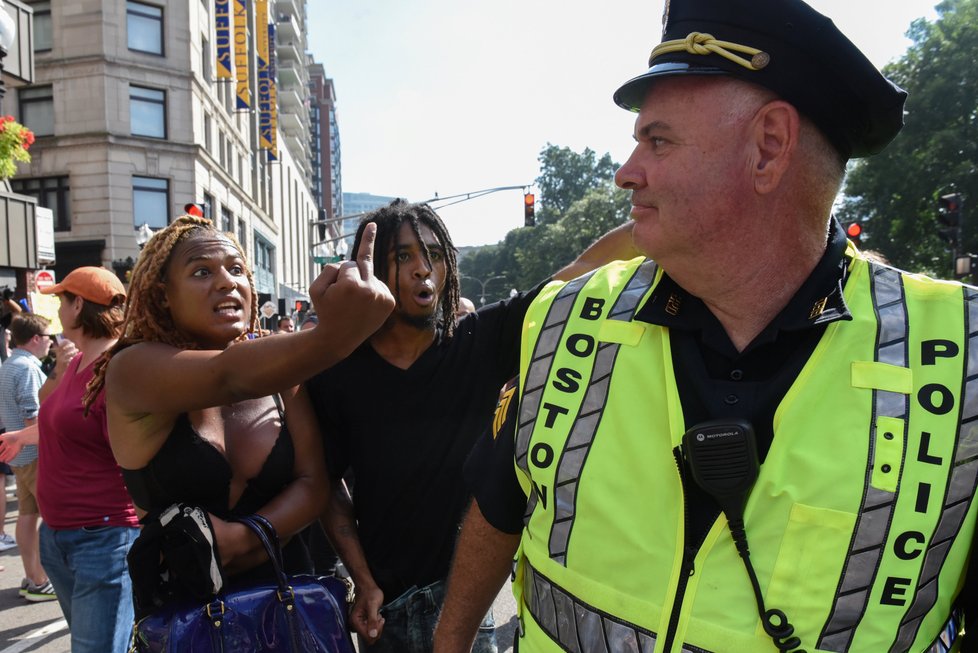 Při demonstracích v Bostonu bylo zatčeno 27 lidí