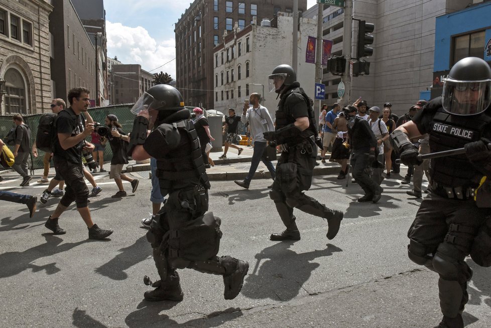 Při demonstracích v Bostonu bylo zatčeno 27 lidí