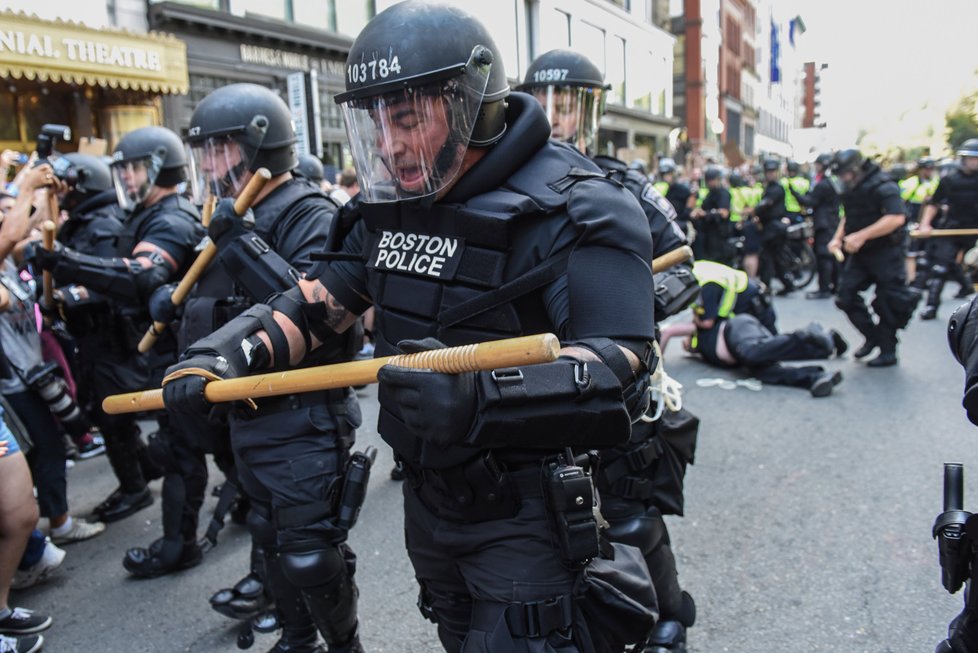 Při demonstracích v Bostonu bylo zatčeno 27 lidí