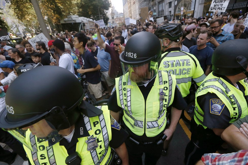 Při demonstracích v Bostonu bylo zatčeno 27 lidí