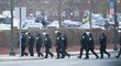V Bostonu hlídkují stovky policistů, lidé mají doporučeno nevycházet. Zápas Bostonu s Pittsburghem se proto odkládá...