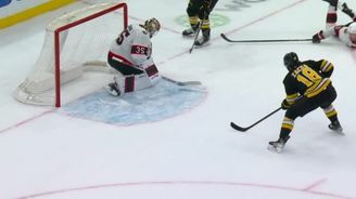 Vítězný gól v prodloužení! Zacha rozhodl o výhře Bostonu nad Ottawou Vítězný gól v prodloužení! Zacha rozhodl o výhře Bostonu nad Ottawou