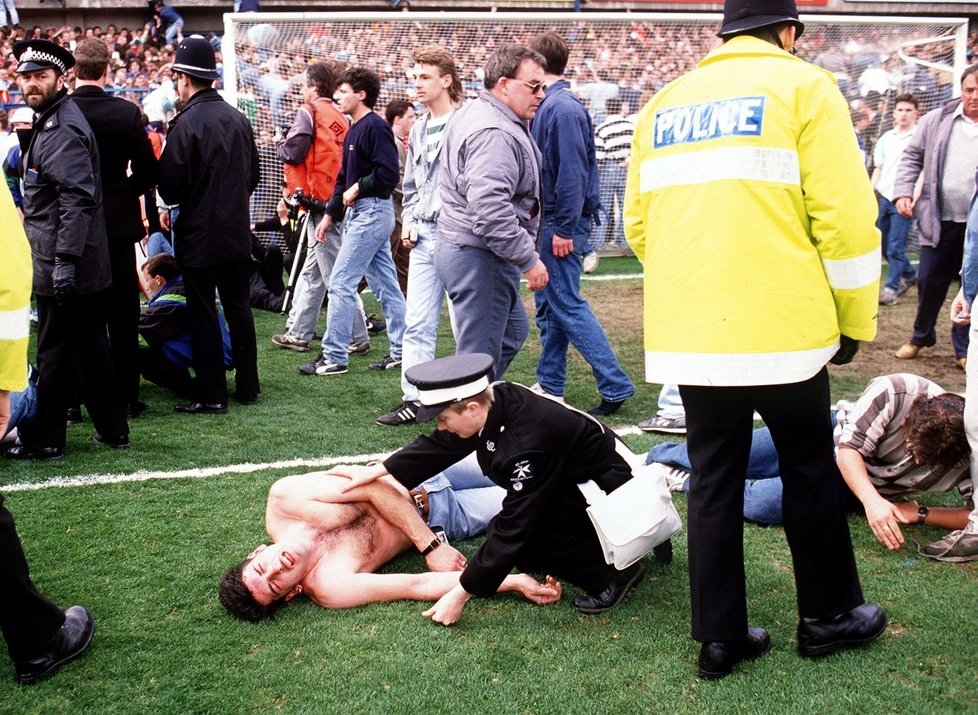 Při tragédi na stadionu Hillsborough bylo ušlapáno 96 lidí, na dalších 200 jich bylo zraněno