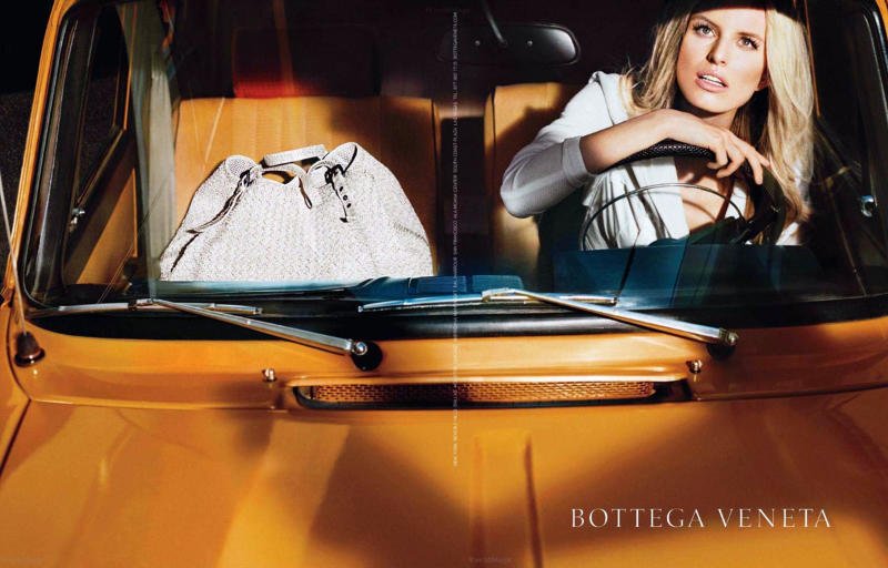 Karolina Kurkova se stala tváří nejnovější kampaně značky Botegga Veneta