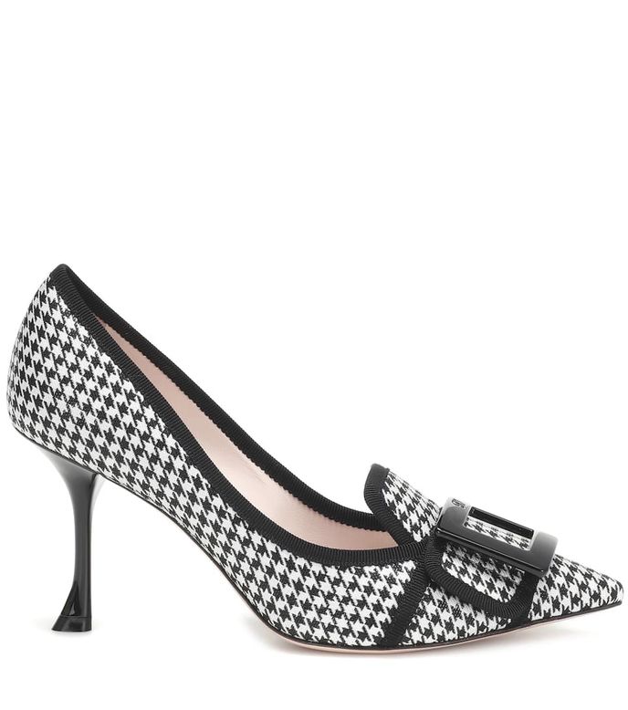 Roger Vivier, 590 eur, prodává MyTheresa.com