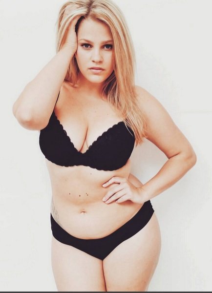 Česká plus size modelka Bára Bartáková