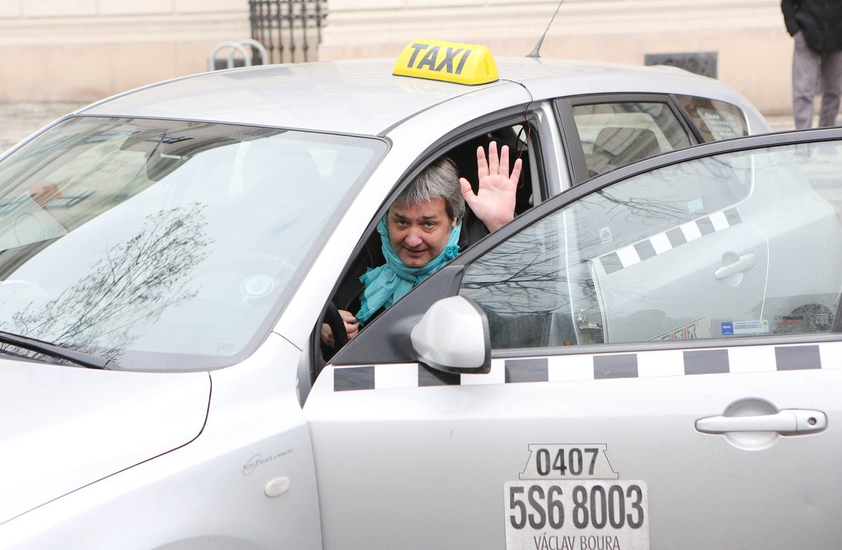 Bývalá hvězda Novy se živí jako taxikář.