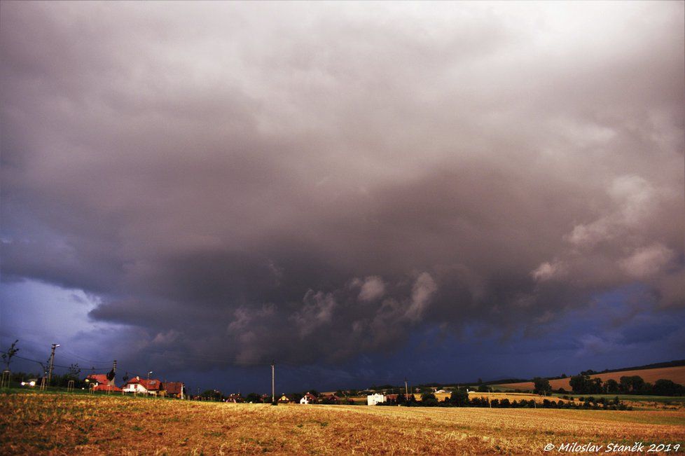 Bouřka u Uherského Hradiště, 1. systém (12. - 13. 8. 2019)