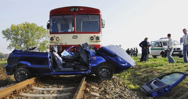 V Rumburku se střetl vlak s autem (ilustrační foto)