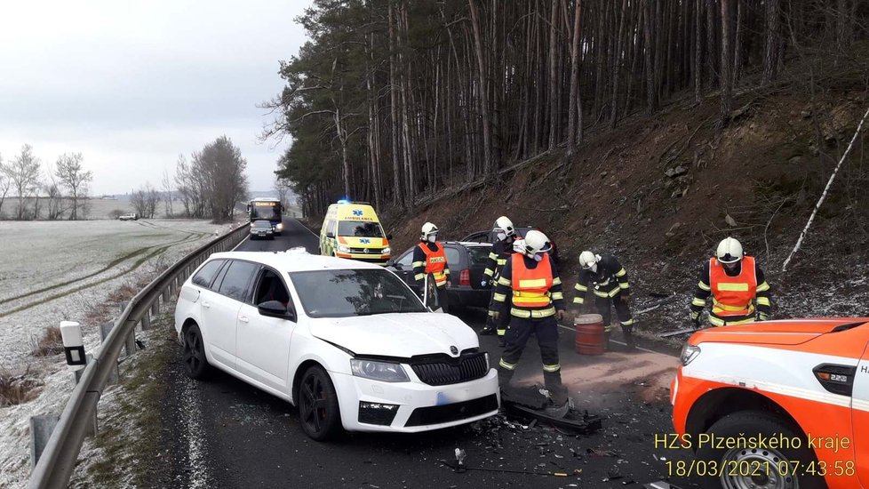 Bouračka tří aut u Horšovského Týna na Domažlicku