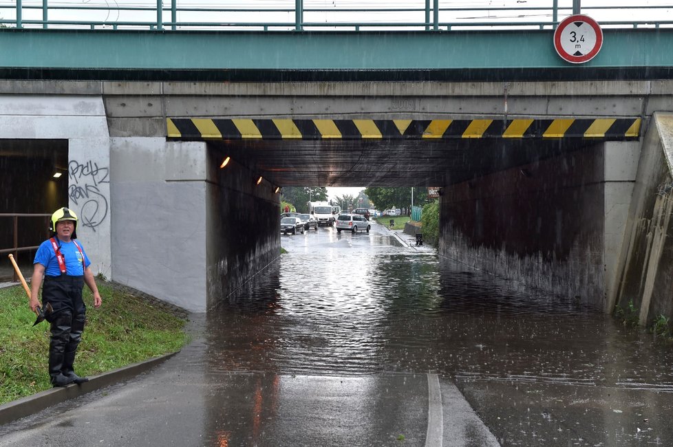 Deště způsobily problémy z v Jihomoravském kraji (14. 6. 2020)