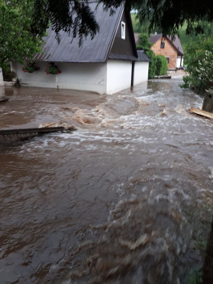 Bouřky zasáhly mnohé regiony Česka (14. 6. 2020). 