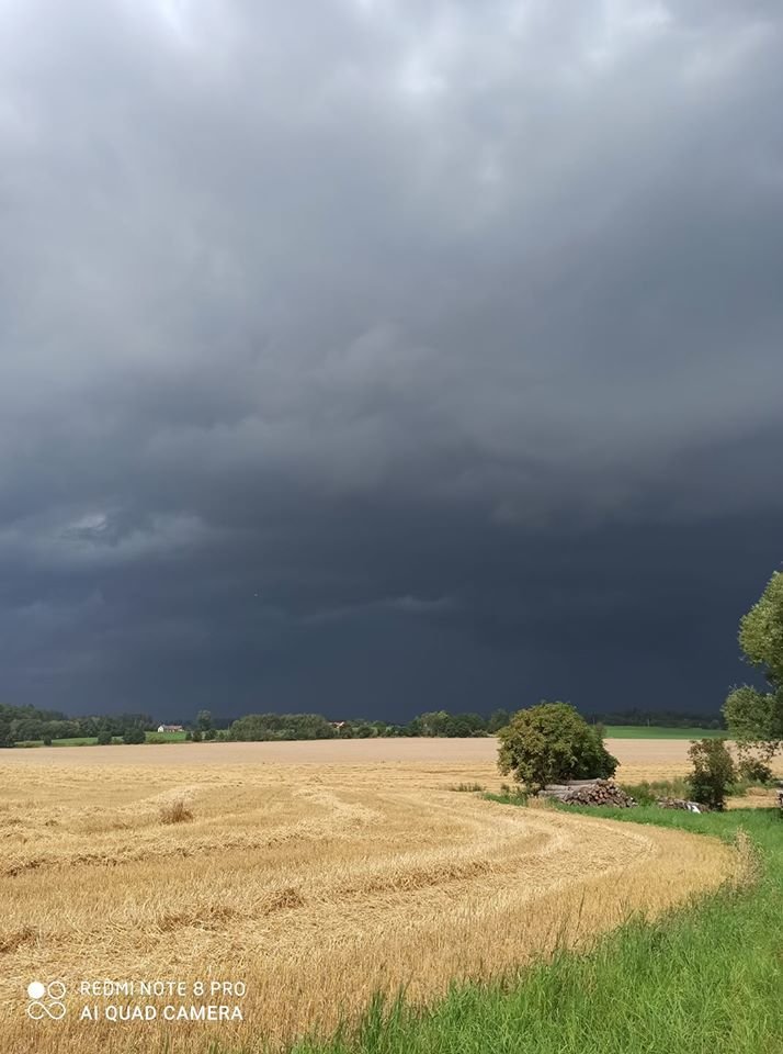 Takhle bouře zasáhla Královéhradecký kraj. (14.8.2020)