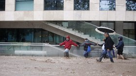 Prudké bouře zabily v Uruguayi a Chile nejméně deset lidí.