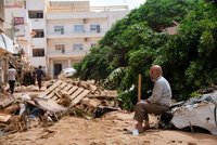„Kolem plavala těla žen a dětí.“ Přeživší popsali hrůzné záplavy v Libyi. Obětí je až 20 tisíc