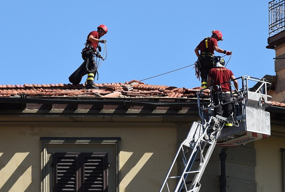 Noční bouře u italské Florencie ničila majetek a zranila desítky lidí