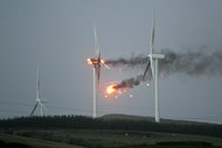 Skotsko zasáhla nejsilnější vichřice za 10 let: 60 tisíc domácností bez proudu