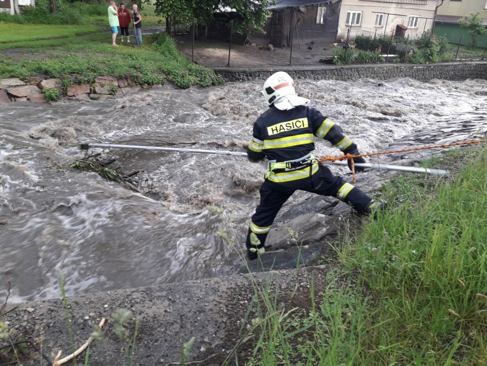 Druhý červnový víkend se Českem prohnaly silné bouřky. (14. 6. 2020)