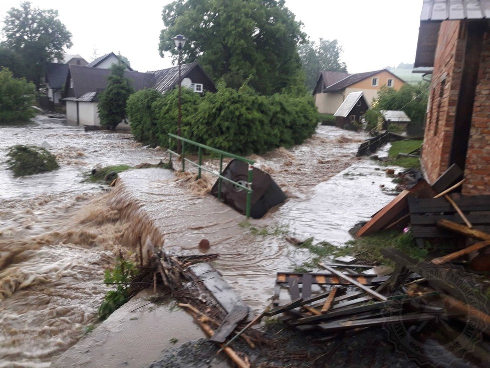 Druhý červnový víkend se Českem přehnaly silné bouřky. (14. 6. 2020)