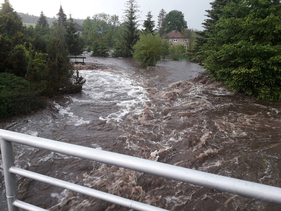 Druhý červnový víkend se Českem přehnaly silné bouřky. (14. 6. 2020)