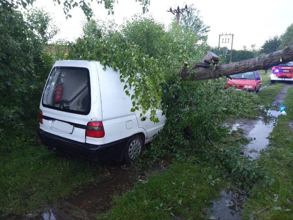 Druhý červnový víkend se Českem přehnaly silné bouřky. (14. 6. 2020)