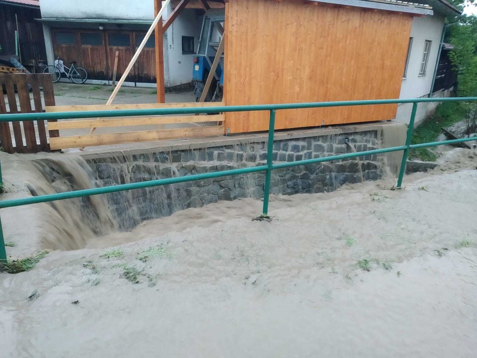 Druhý červnový víkend se Českem přehnaly silné bouřky. (14. 6. 2020)