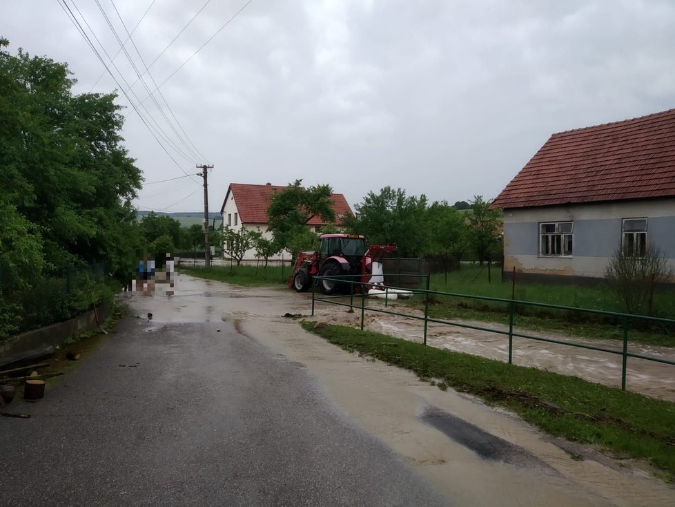 Druhý červnový víkend se Českem prohnaly silné bouřky (14. 6. 2020)