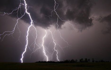 Slunečného víkendu se nedočkáme. Zase budeme skákat přes kaluže...