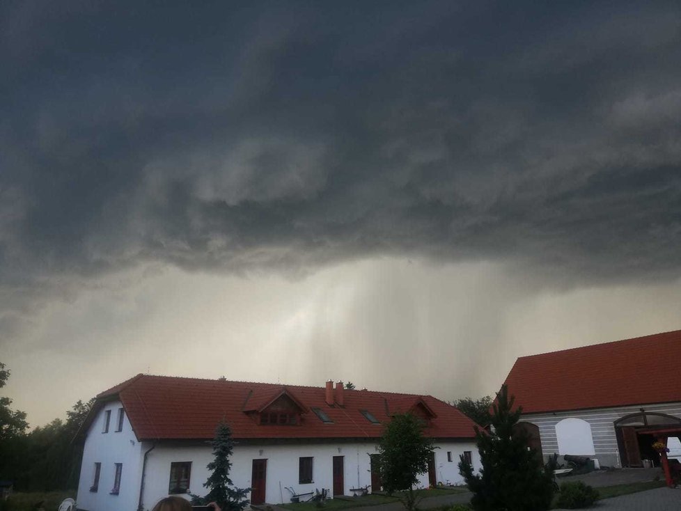 Bouřka zasáhla Táborsko. (10. 7. 2020)