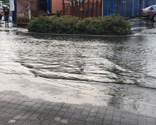 Na aktuální bouřky si postěžovala na sociální síti i europoslankyně Kateřina Konečná (KSČM). Zasáhly jí v Ostravě (31. 7. 2019)