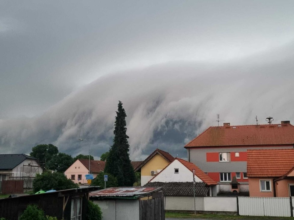 Bouřka v obci Košice u Soběslavi