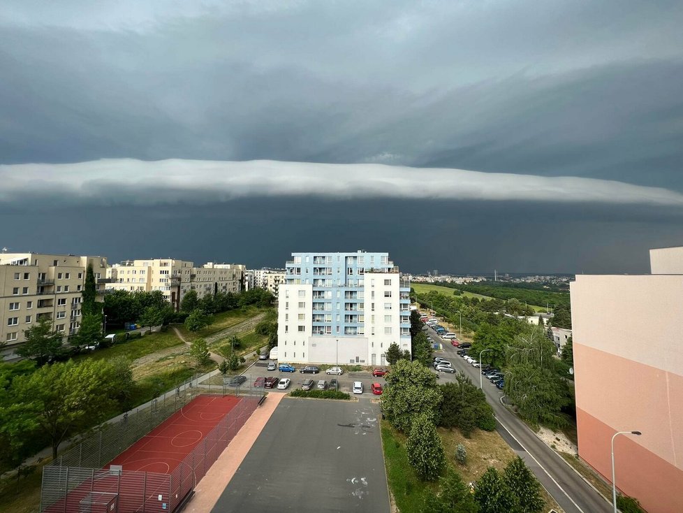 Bouřka v Hostivaři. (20. června 2022)