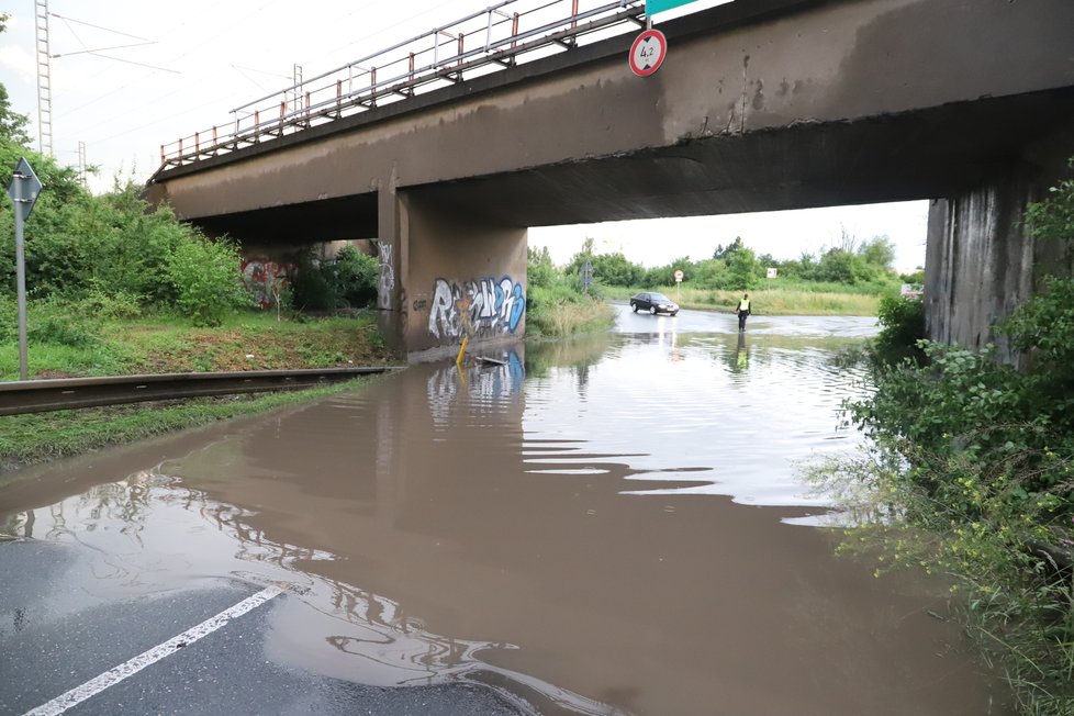 Východ Česka mohou opět zasáhnout silné bouřky