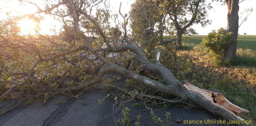 Škody po bouři ve Středočeském kraji. (21. 5. 2022)