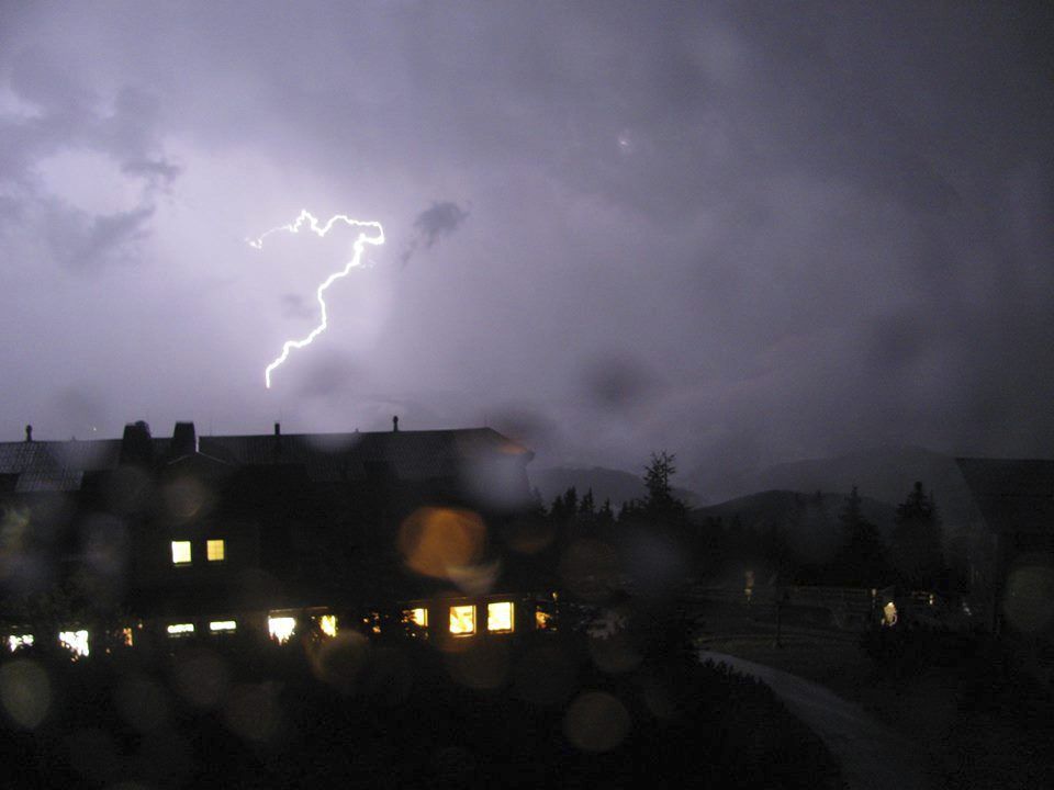 Bouřky pohledem objektivů kamer Českého hydrometeorologického ústavu (archivní foto)