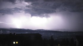 Bouřky pohledem objektivů kamer Českého hydrometeorologického ústavu.