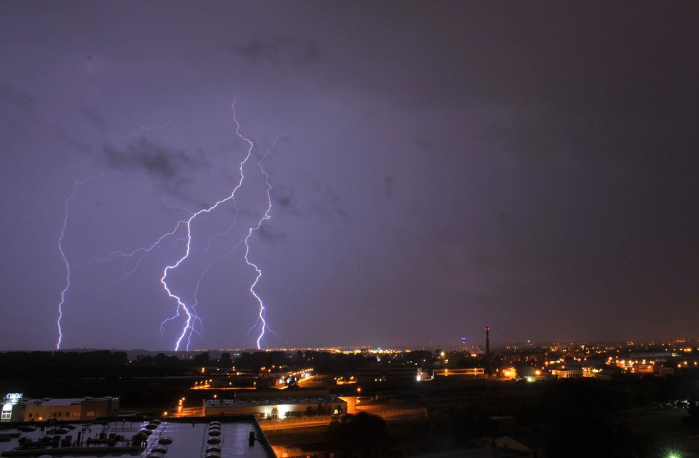 Česko v dubnu zasáhl nadprůměrný počet bouřek, květen zřejmě nebude jiný