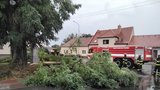 Bouřky se ženou Českem: Supercely v okolí Brd! Prahu bičuje déšť, problémy s vodou