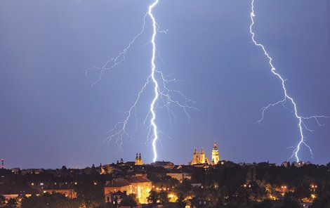 Moravu postihnou i silné bouřky.