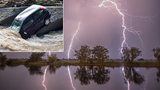 Dvě mladé ženy zasáhl blesk. Smršť přinesla v Německu záplavy a rušila lety