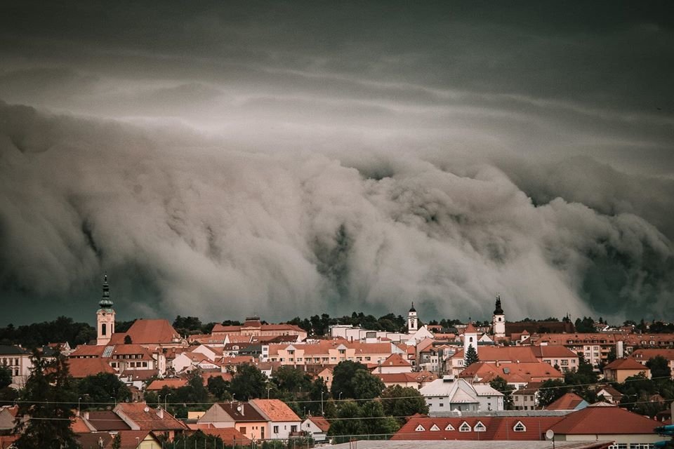 Nad Uherským Brodem se odehrála úchvatná nebeská podívaná