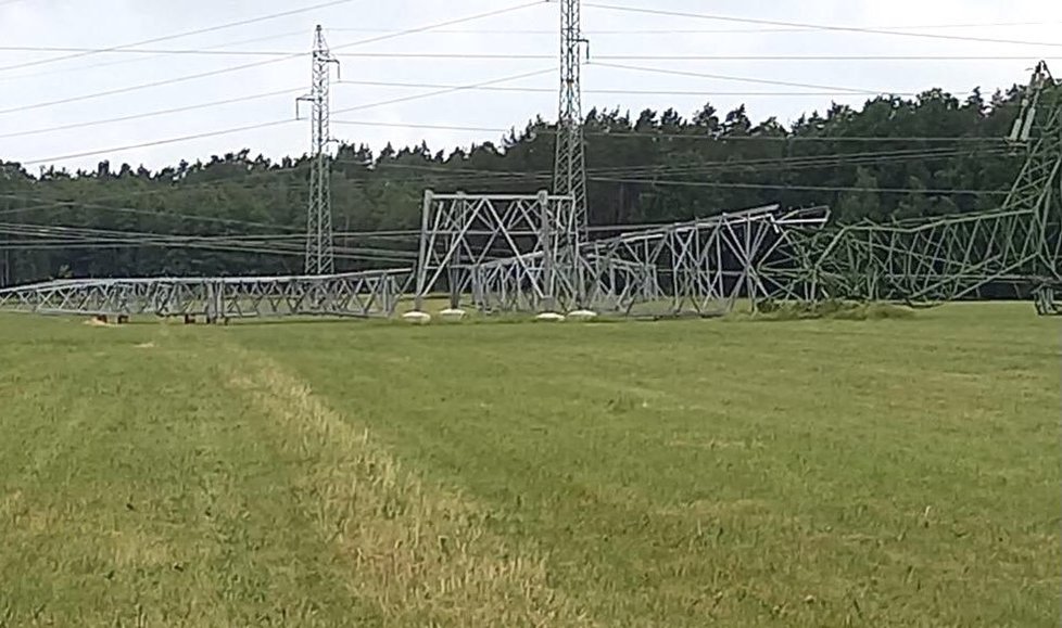 Bouřky poškodily i sloupy jaderné elektrárny Temelín